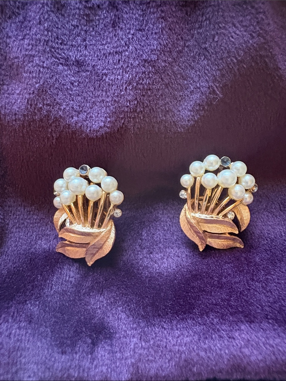 Vintage Crown Trifari Gold-tone Clip-on Earrings